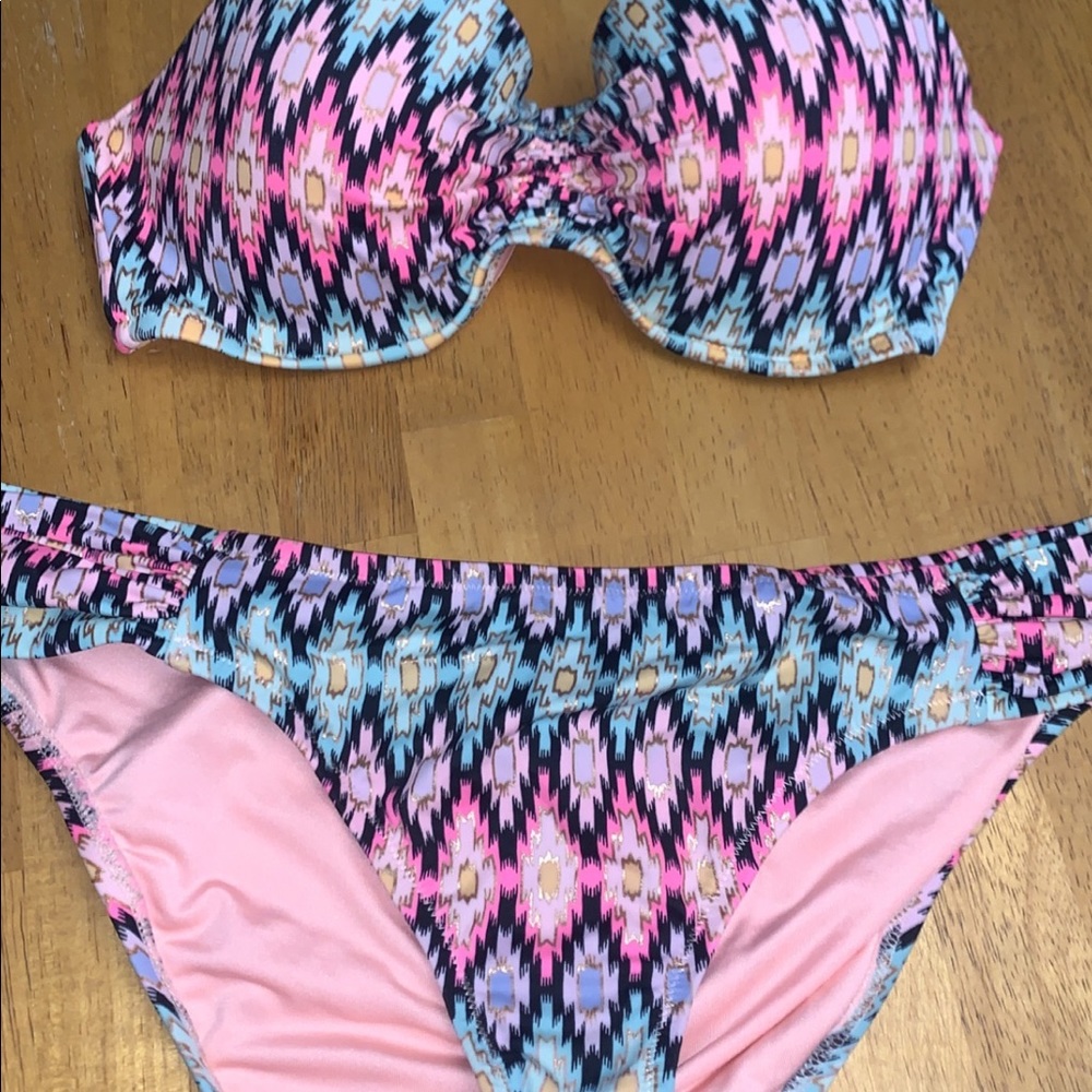 victoria secret bikini size 32 d and large bottoms